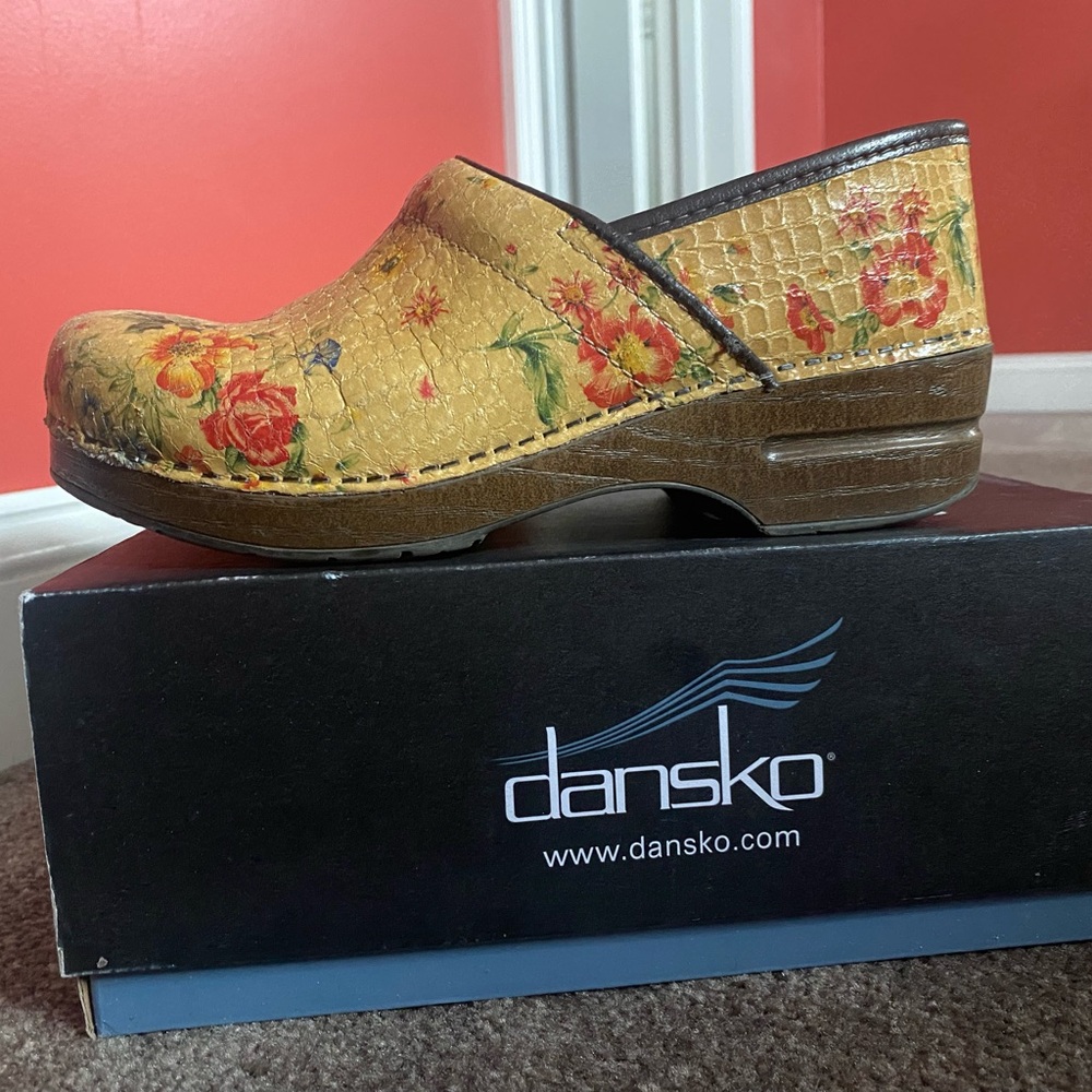 Dansko Professional Floral Croc Shoe Size 40